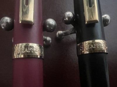 Red Sheaffer’s Rollerball Pen Set Bordeaux And Black Lacquer Vintage Case