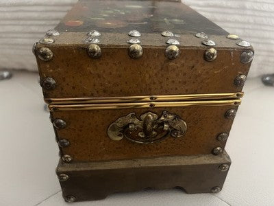 🔴 Scatola scrigno legno dipinto borchie e manici da lucchetto vintage A