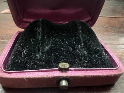 🔴 Nummerierte Ohrringbox, Stoffetui, antiker Verschluss, 1920 