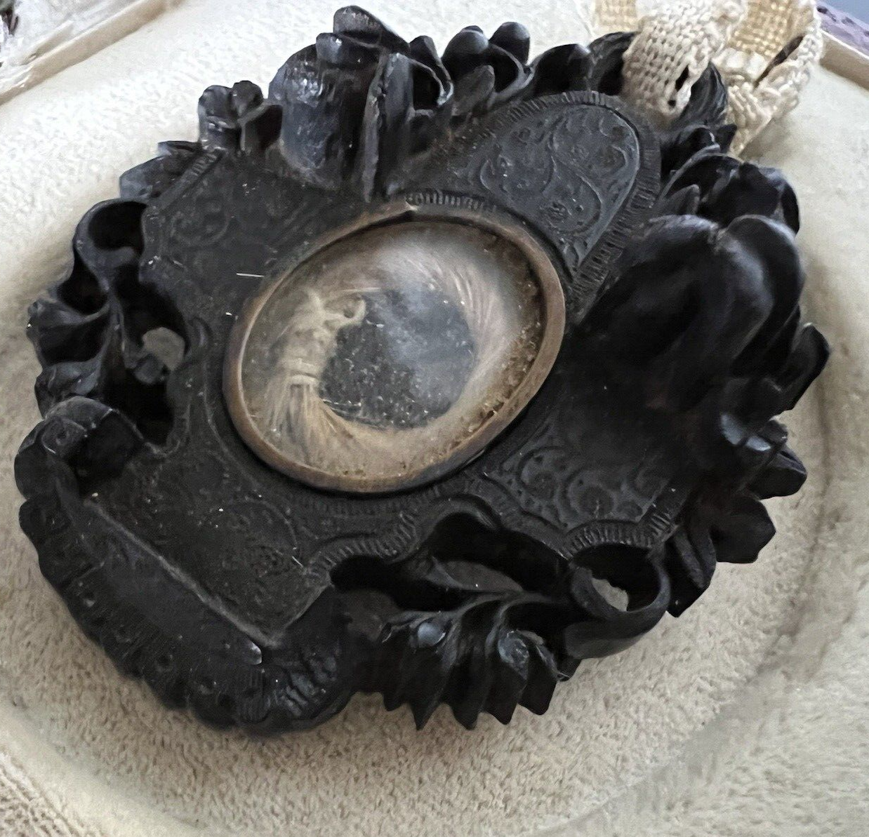 Pendentif Porte- Relique Bois Sculpté Main Médaillon Central Antique 800 