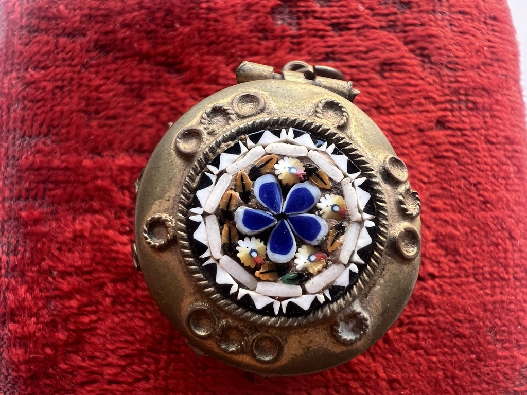 Pendentif LUIGI MOGLIA Porte- Pilules Or Basse Mosaïque 1823-1878 Vintage