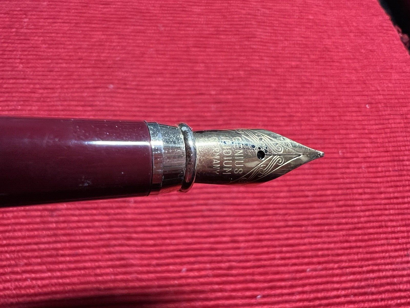 Stylo-Plume Stylo à Plume Dorée Avec Pierre Rouge Iridium Point 4 Vintage
