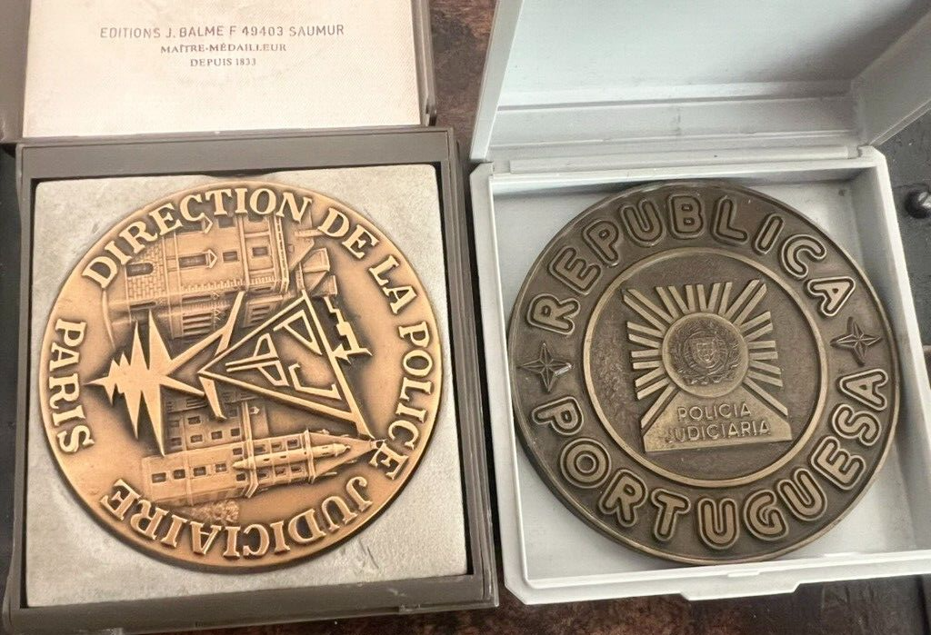 Medals Police International And Cardboard Marble IN Cases Stock 2