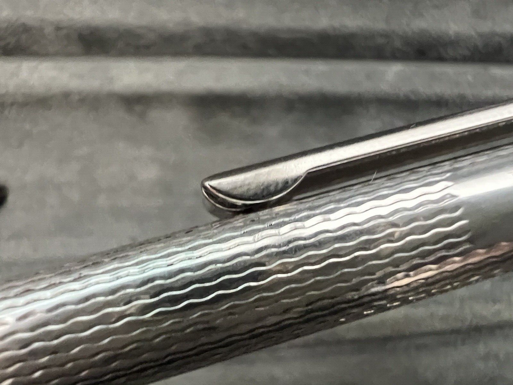 Ville D'Argent Stylo-Plume Sphère Argent 925 Ciselé Guillocchè Vagues Bayram