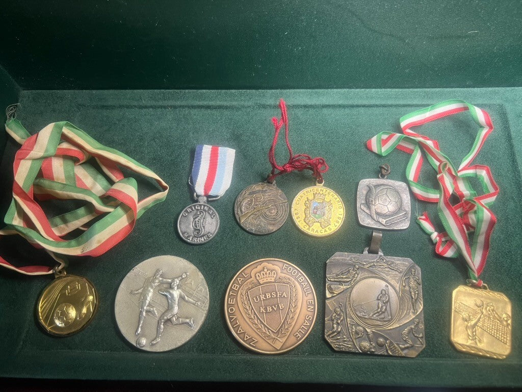 🔴 Medaglie SPORTIVE al merito metallo con nastri vintage LOTTO n.20