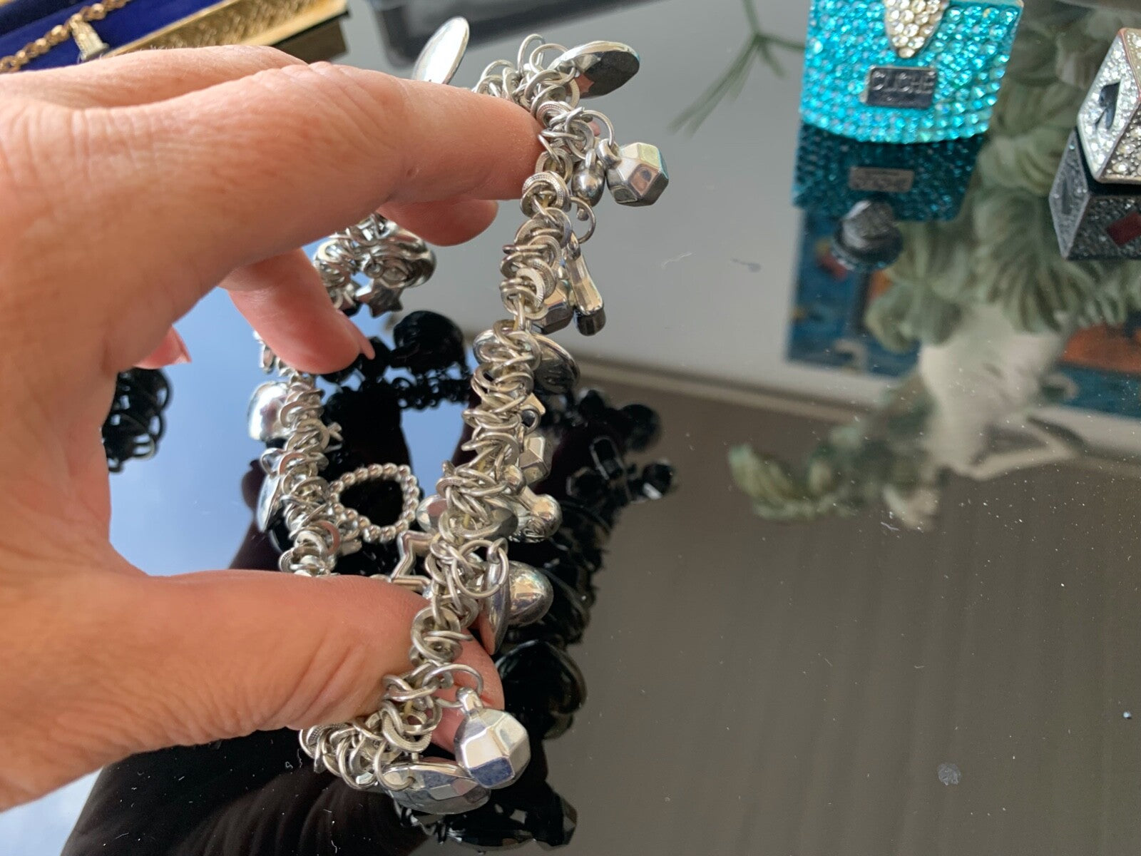 🔴 Lot of 4 BRACELETS with charms + 2 rare VINTAGE CHARMS! 