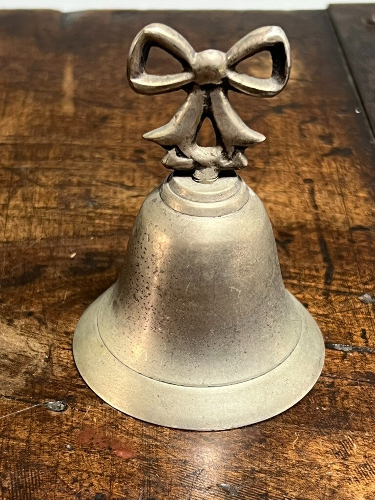 🔴 CAMPANELLO campanella campana metallo Ottone FIOCCO diametro 6 h 9 cm vintage