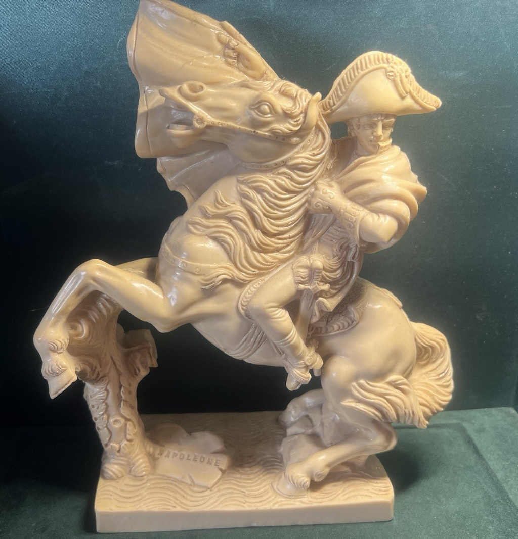 🔴 Statua scultura NAPOLEONE sul CAVALLO RAMPANTE polvere di marmo vintage