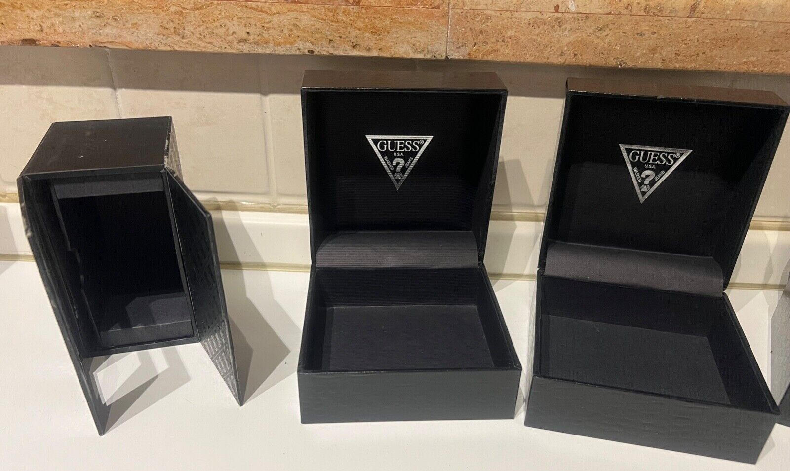 GUESS Boîtes Montre De Cuir Artificiel 4 Pcs Noir Sans Coussins