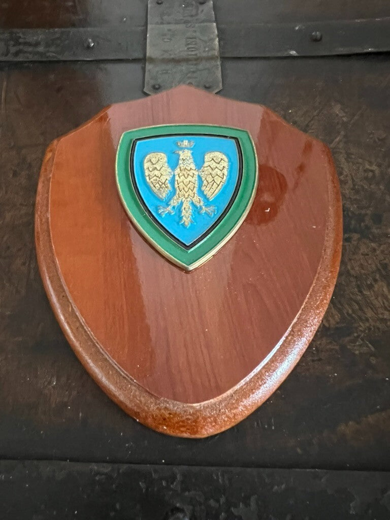 🔴 Crest ALPINI GIULIA scudo legno lucidato con metallo smalti h 15