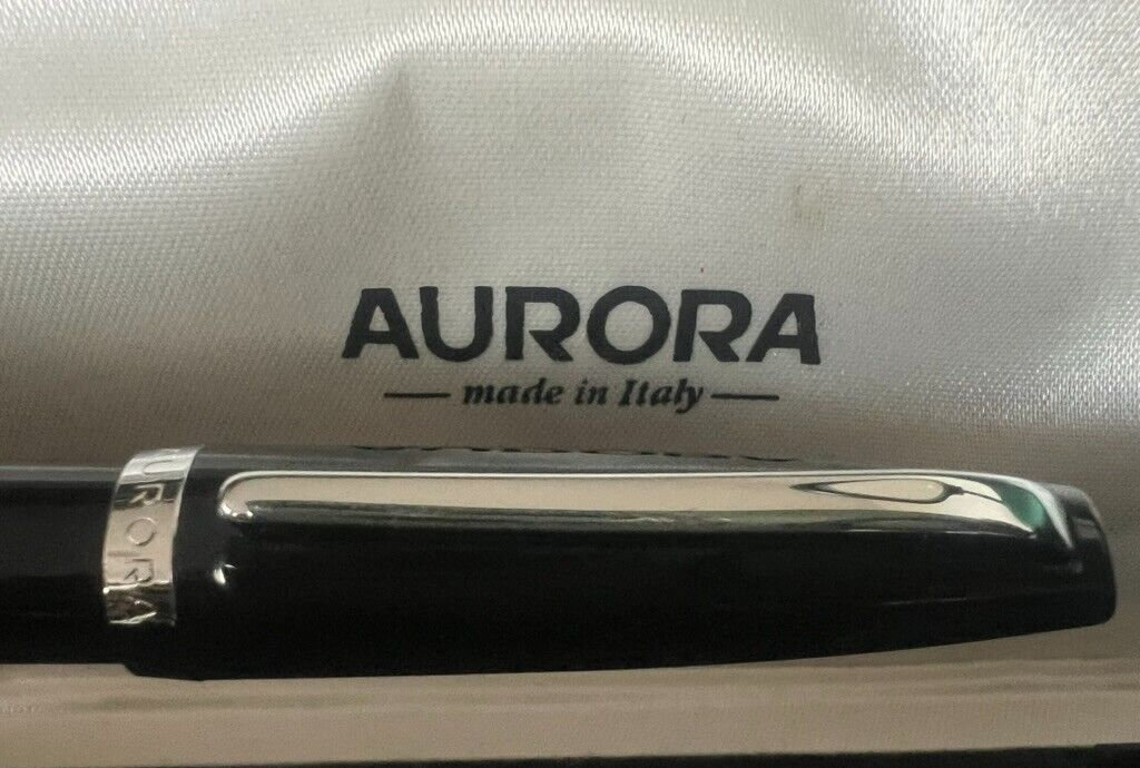 🔴 AURORA penna stilografica Style nera brillante pennino F a cartuccia
