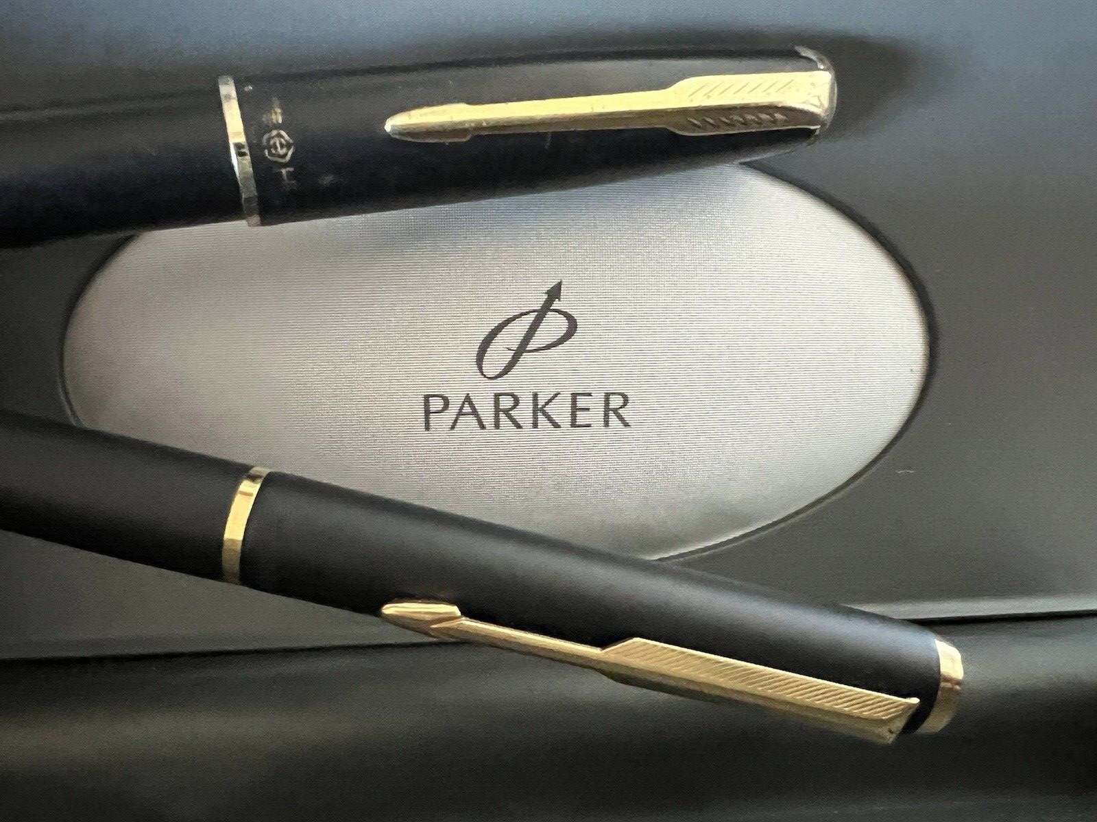 Parker Stylo-Plume Stylo à Plume Frontier Noire Hero 5020 Cartouche Piston