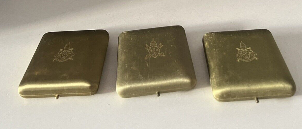 🔴 VATICANO scatole medaglie monete astucci custodie tessuto verde papi 3 PEZZI