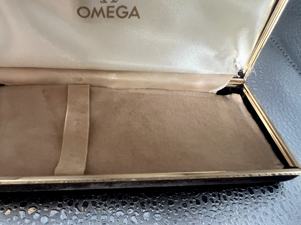 OMEGA Boîtier Boîte Montre Poignet Trousse Coffret Velours Vintage 