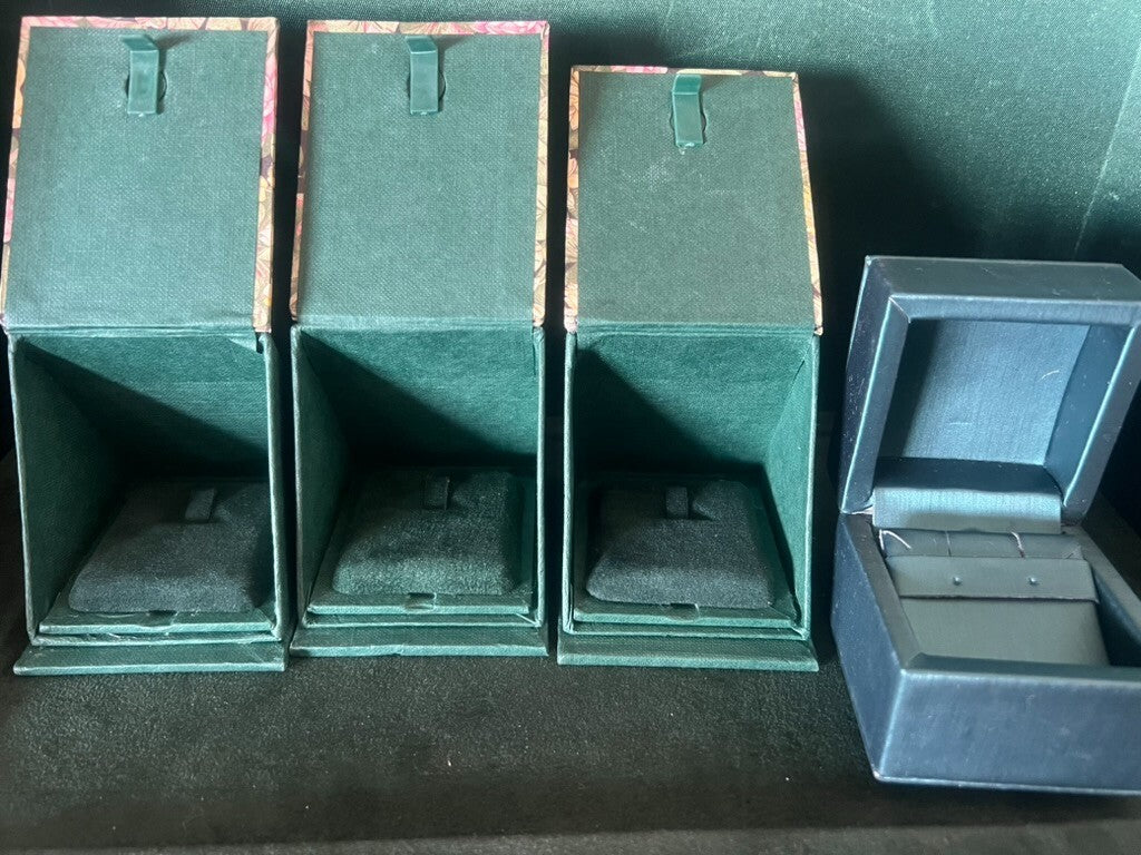 🔴 Scatole anelli orecchini astucci custodie gioielli lotto n. 24