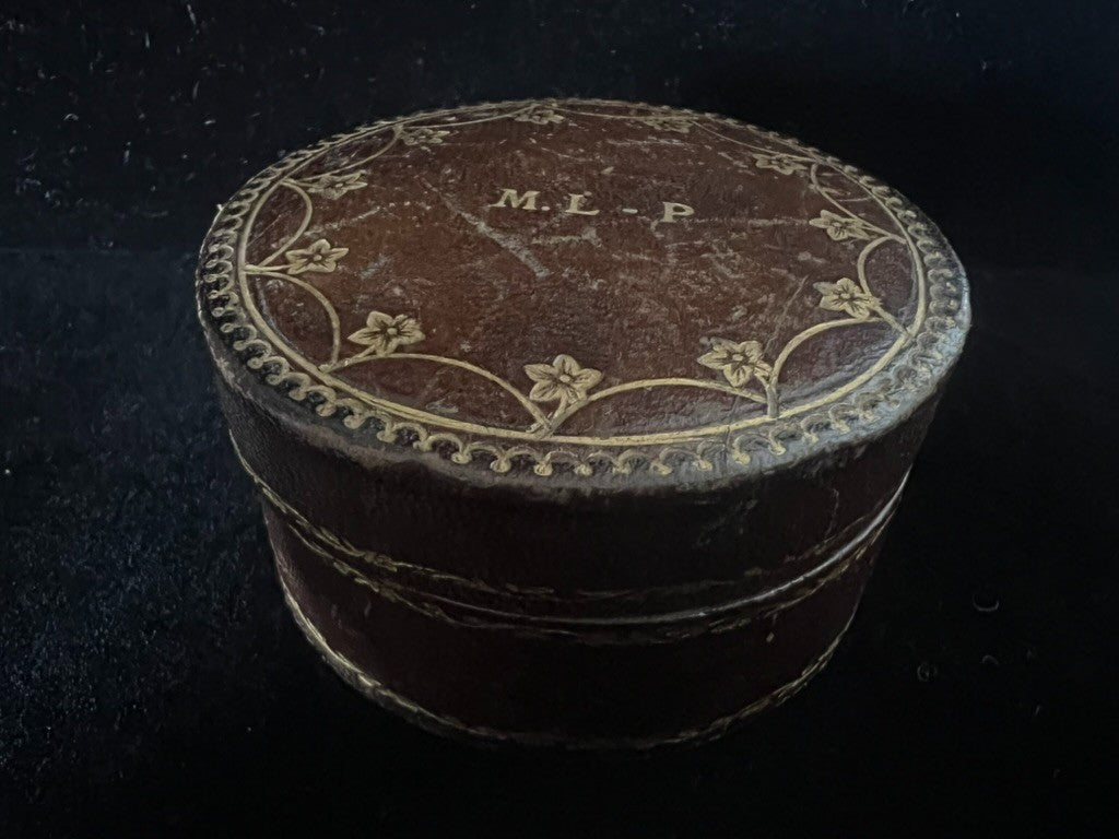 🔴 Scatola box gioiello orologio tasca pelle incisioni interno seta Ø 7 vintage