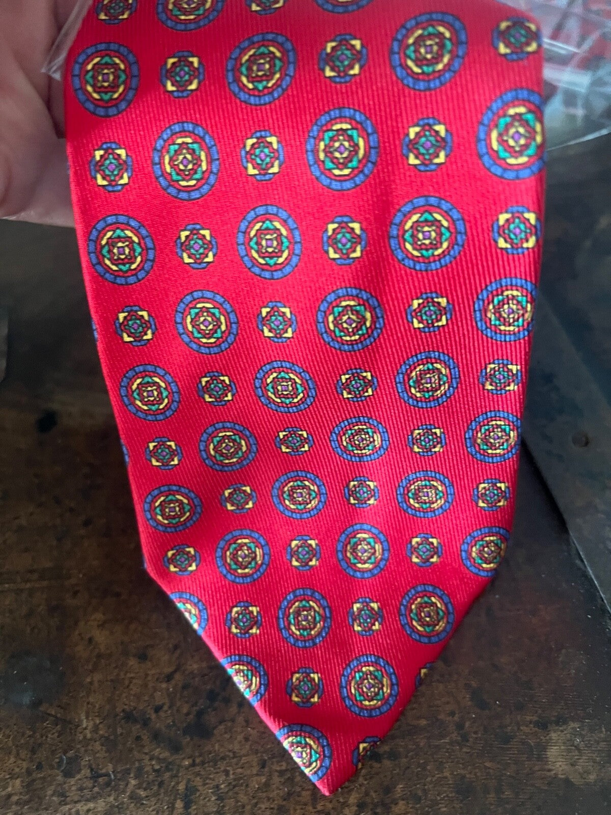 🔴 GIORGIO ARMANI cravatta uomo seta rossa pura medaglioni blu gialli verdi