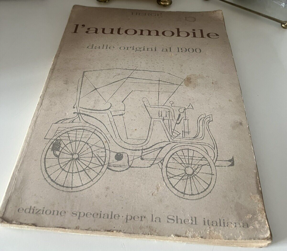 🔴 Vollständiges illustriertes Buch „L'AUTOMOBILE HERGE'“ aus dem Jahr 1963 in italienischer Sprache. 