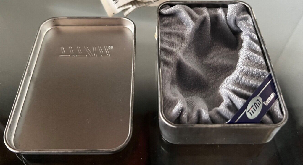 🔴 LUBINSKI TITAN Feuerzeugbox aus beflocktem Aluminium 