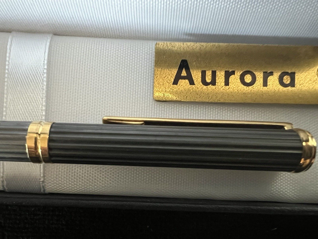 Aurora Stylo-Plume Sphère Kona Titane Bicolore Profils Laminés Écrit B