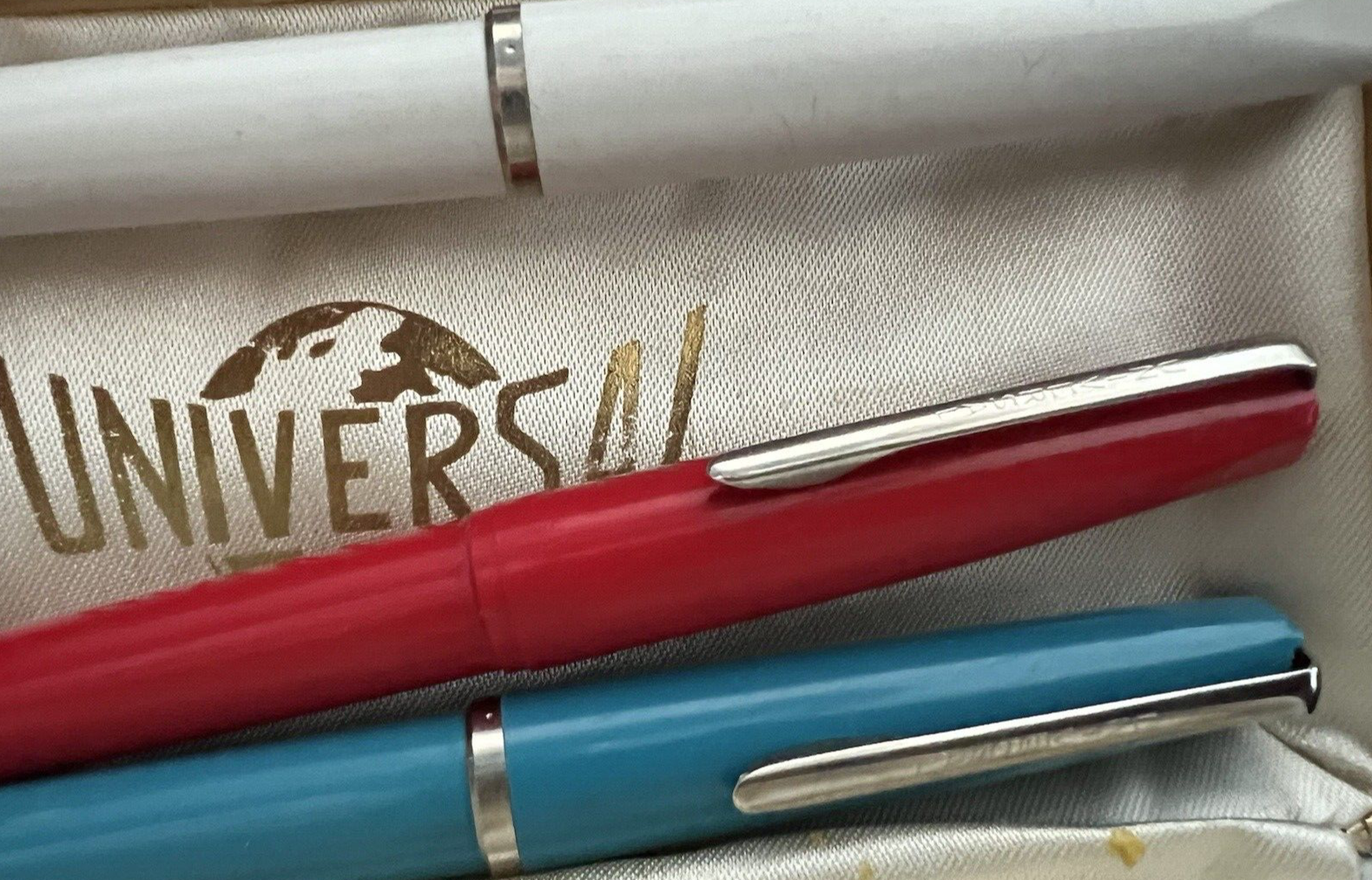 Universal Pens Fountain Piston Red Light Blue White Vintage '70 3PENNE