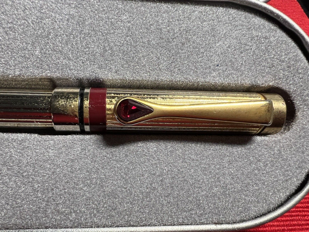 Stylo-Plume Stylo à Plume Dorée Avec Pierre Rouge Iridium Point 4 Vintage