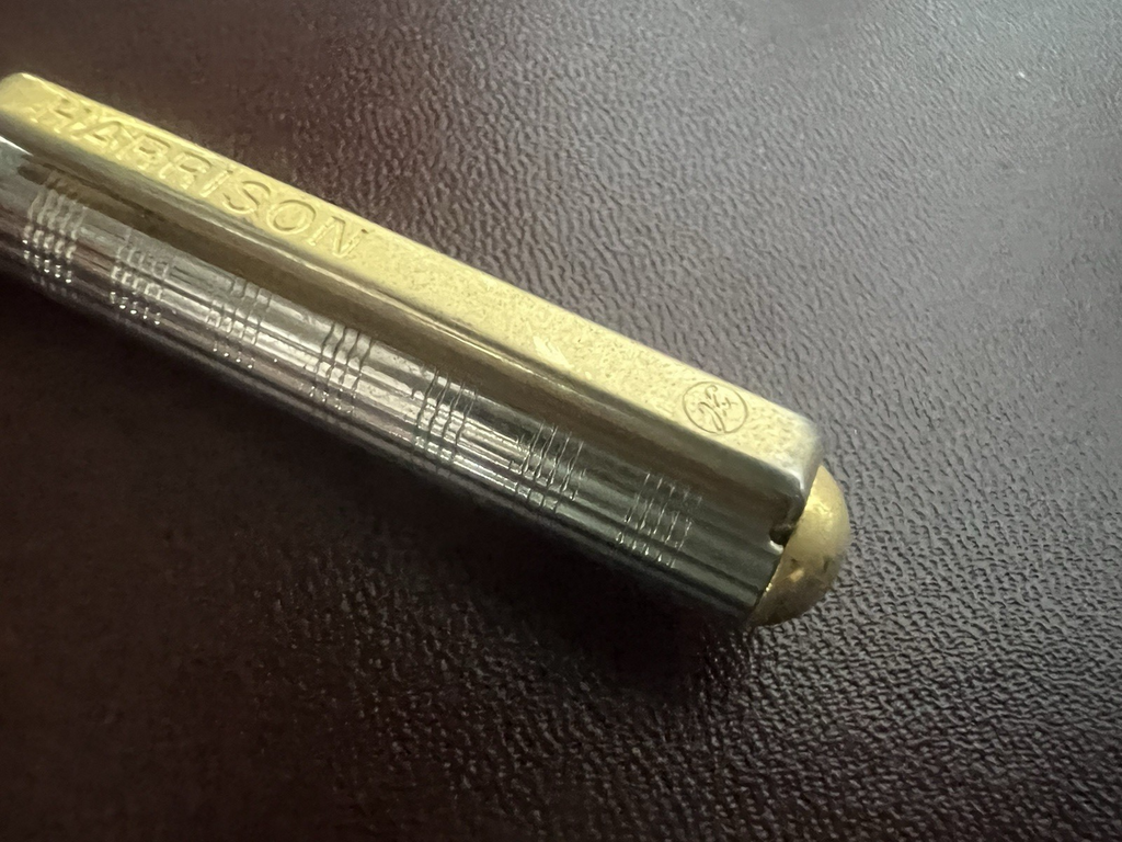 🔴 HARRISON Metallkugelschreiber mit graviertem Goldclip und passendem Federmäppchen 