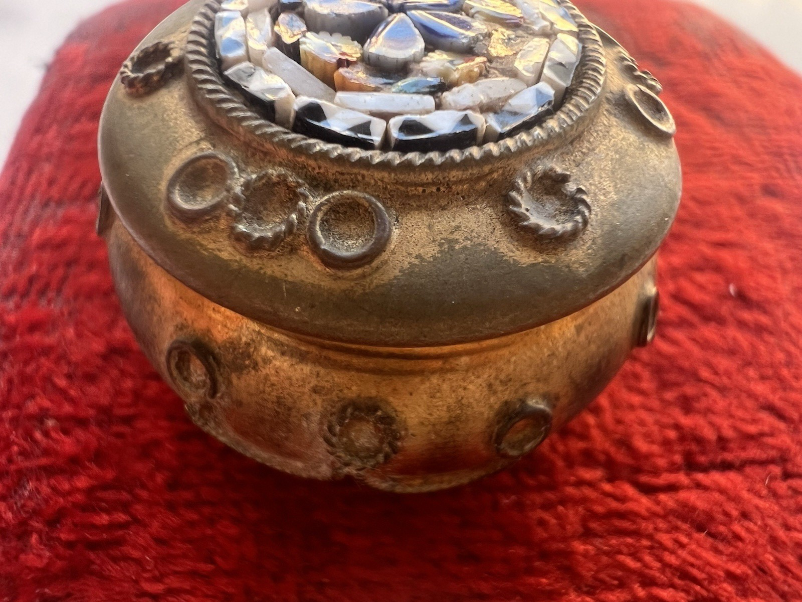 Pendentif LUIGI MOGLIA Porte- Pilules Or Basse Mosaïque 1823-1878 Vintage