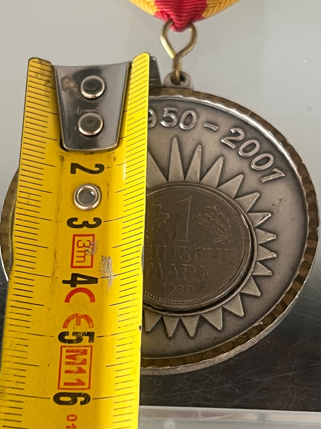 🔴 MARCO TEDESCO medaglia metallo argentata con nastrino e spilla VINTAGE