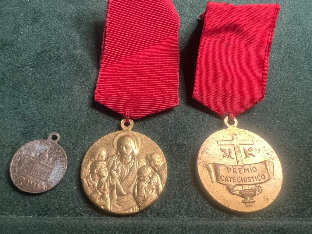 🔴 Medaglie SACRE pellegrinaggi al merito metallo nastri vintage LOTTO n.19