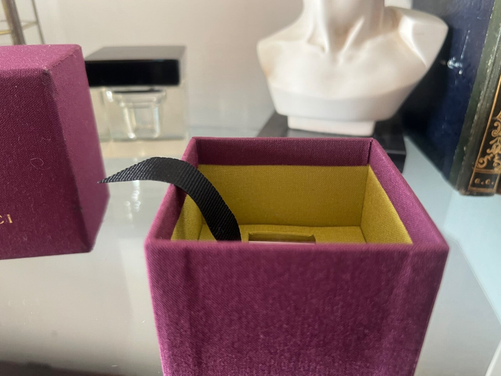 🔴 GUCCI scatola argento in tessuto tramato prugna, con libricino informativo
