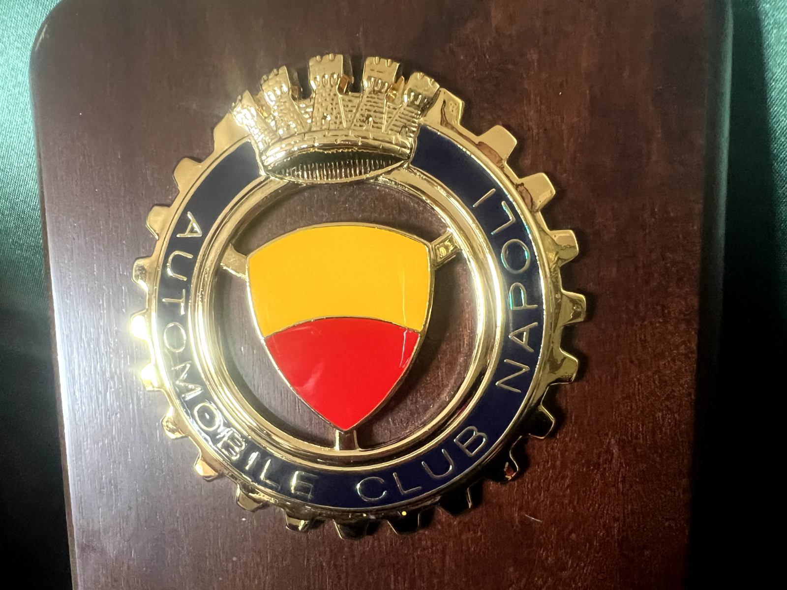 🔴 AUTOMOBIL CLUB NAPOLI Auto-Motorrad-Metallplakette und Emaille-Wappen 1906–2006 