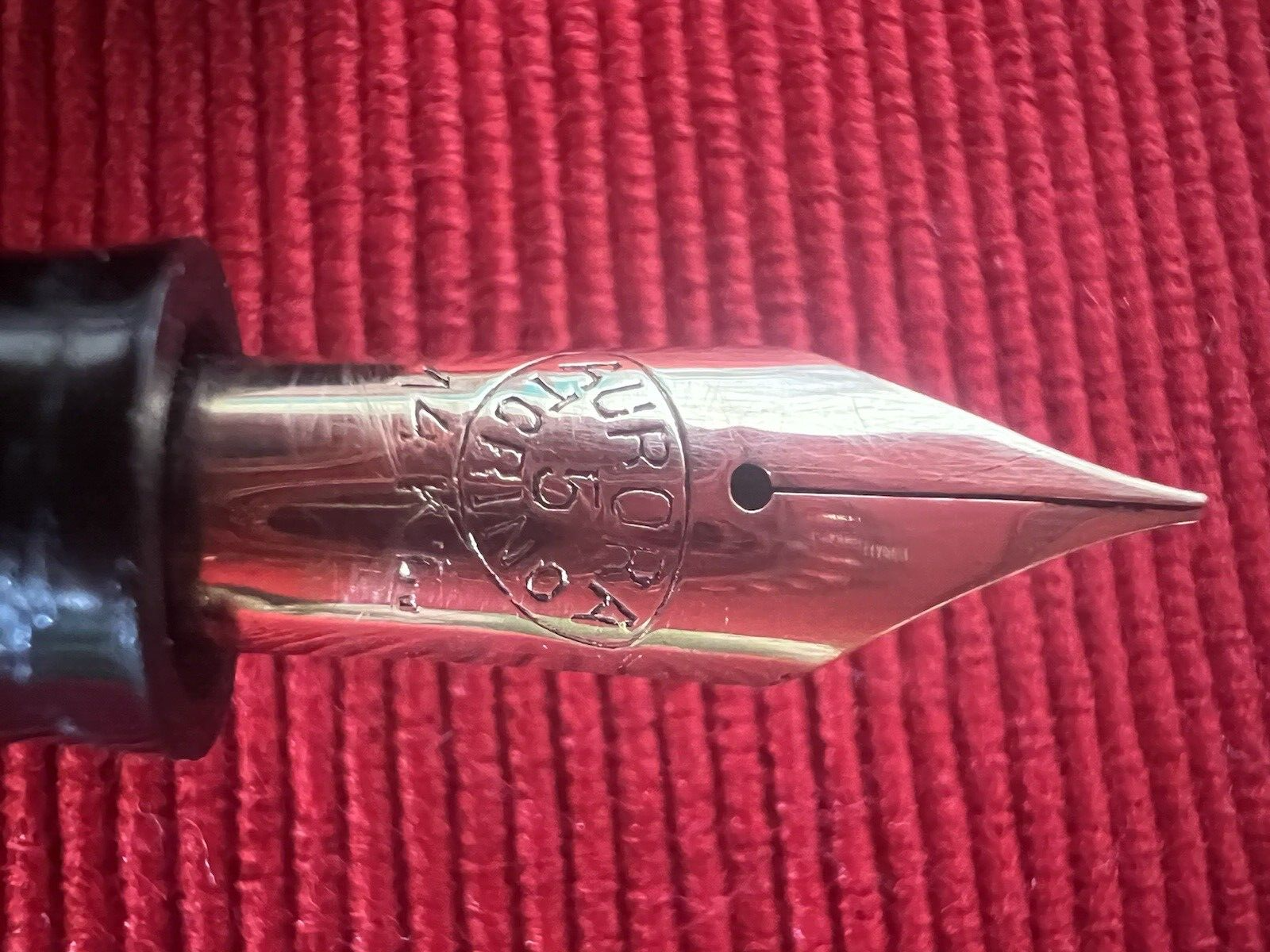 AURORA Fountain Pen Novum Original Nib 14K Gold Writes Vintage '33