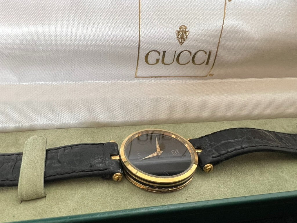 🔴 GUCCI orologio donna laminato oro funziona 2000L quarzo castuccio vintage 80