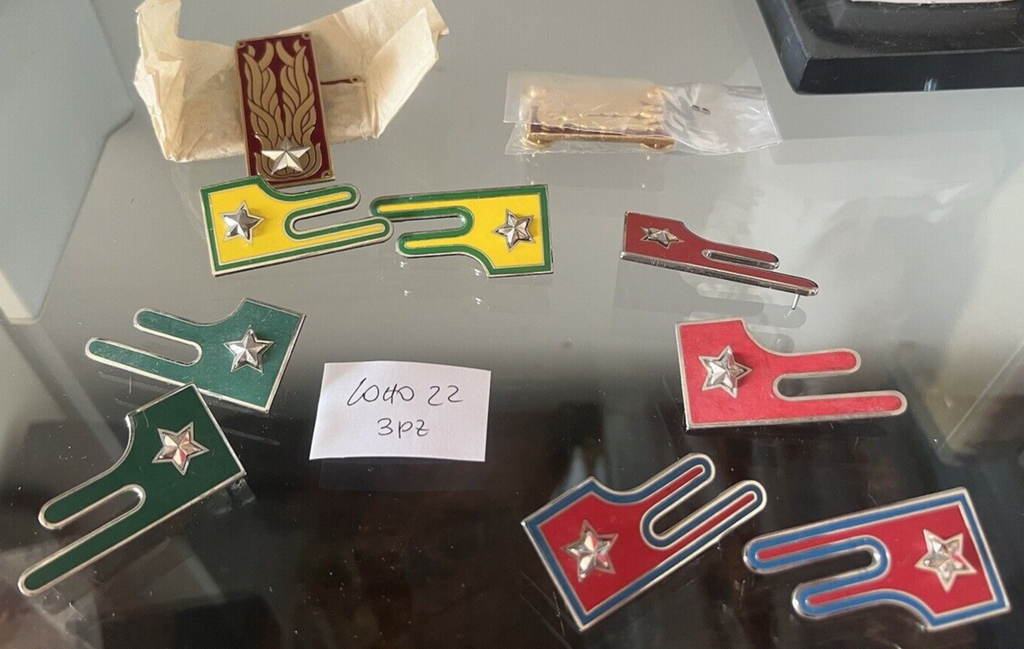 🔴 Alamari ESERCITO ITALIANO MILITARI metallo e smalti mostrine 13 PEZZI vintage