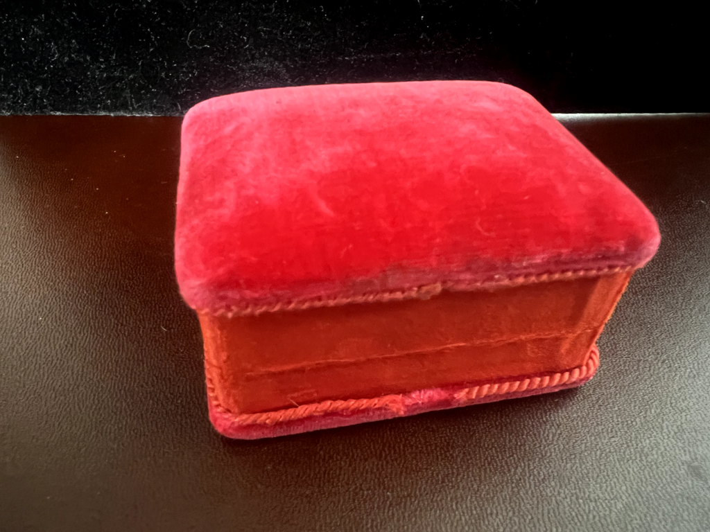 🔴 Scatola orecchini astuccio cofanetto velluto rosso elegantissimo vintage