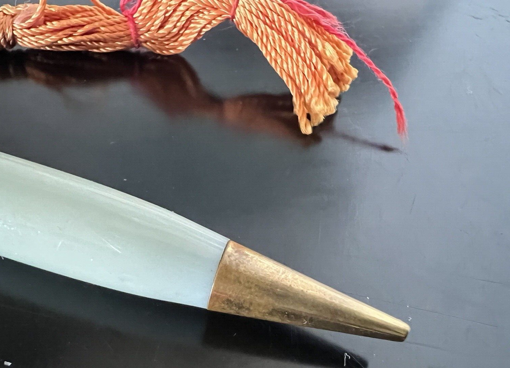 🔴 Green mechanical pencil with curved leads, writes like a bow, vintage 1970s 