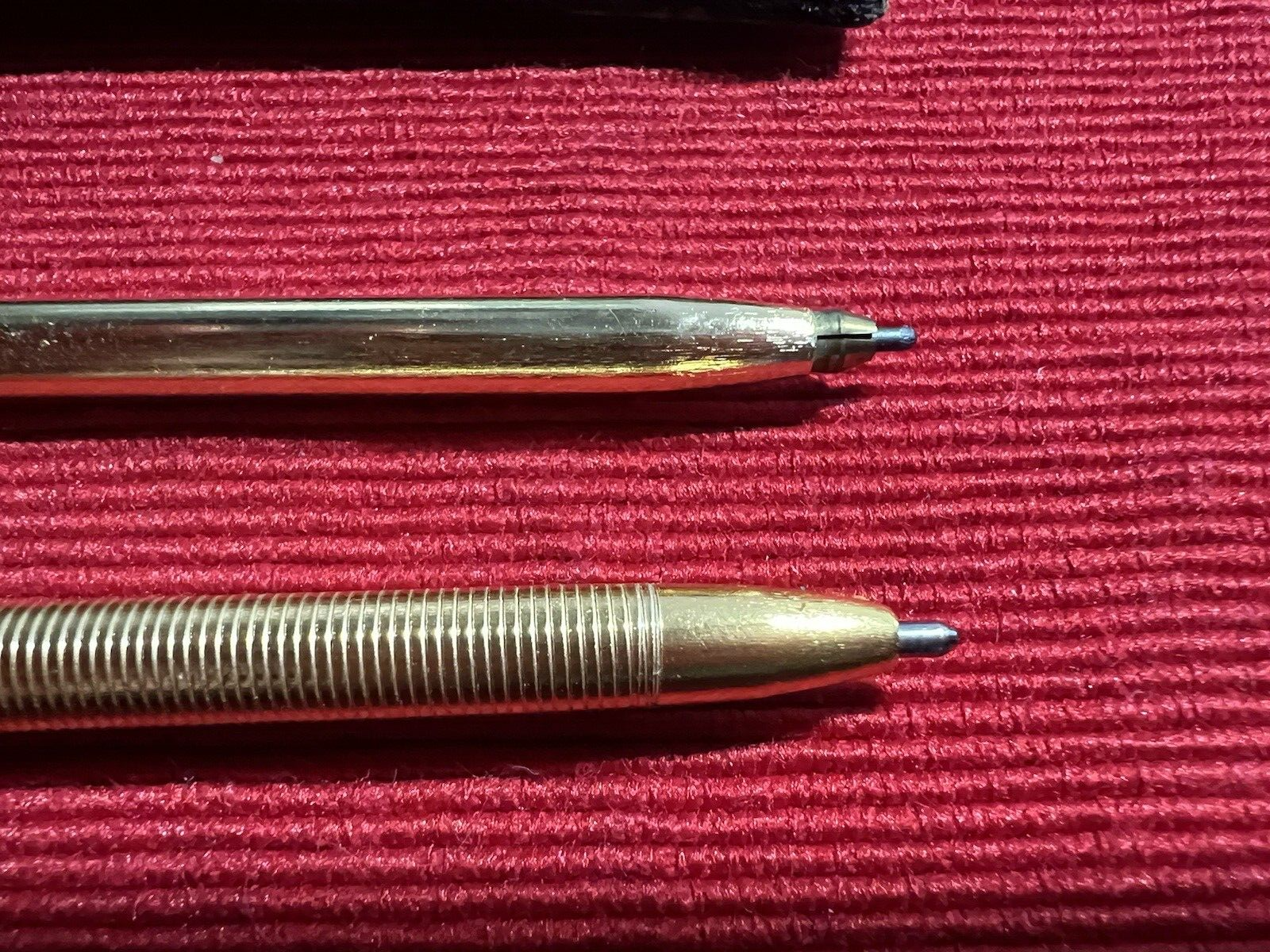 🔴 CARABINIERI penna sfera a pulsante + portamine matita dorate scrivono vintage