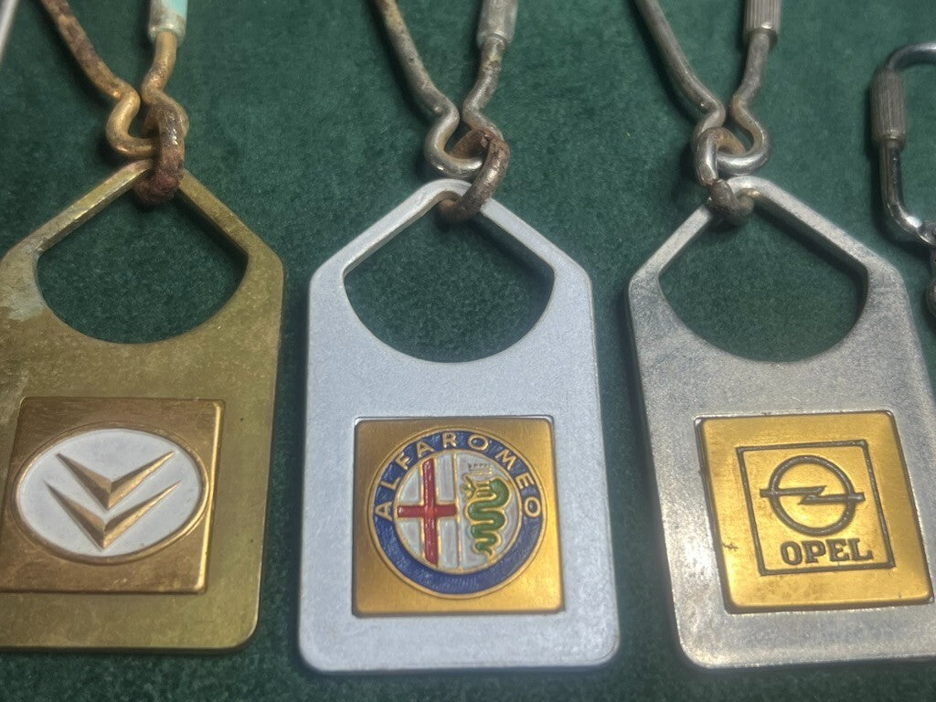 🔴 Portachiavi FERRARI ALFA ROMEO OPEL MICHELIN CITROEN ACI lotto 8 pz vintage