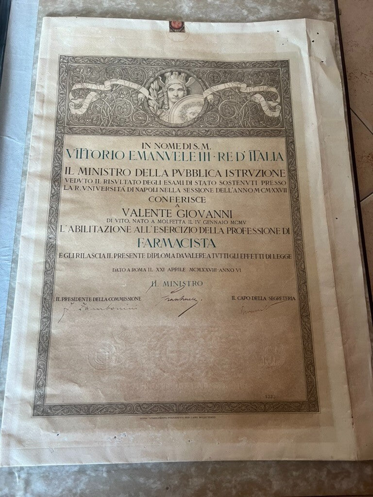 Diplôme Universitaire Königreich Italien Pharmacie Vittorio Emanuele III - Reebok 