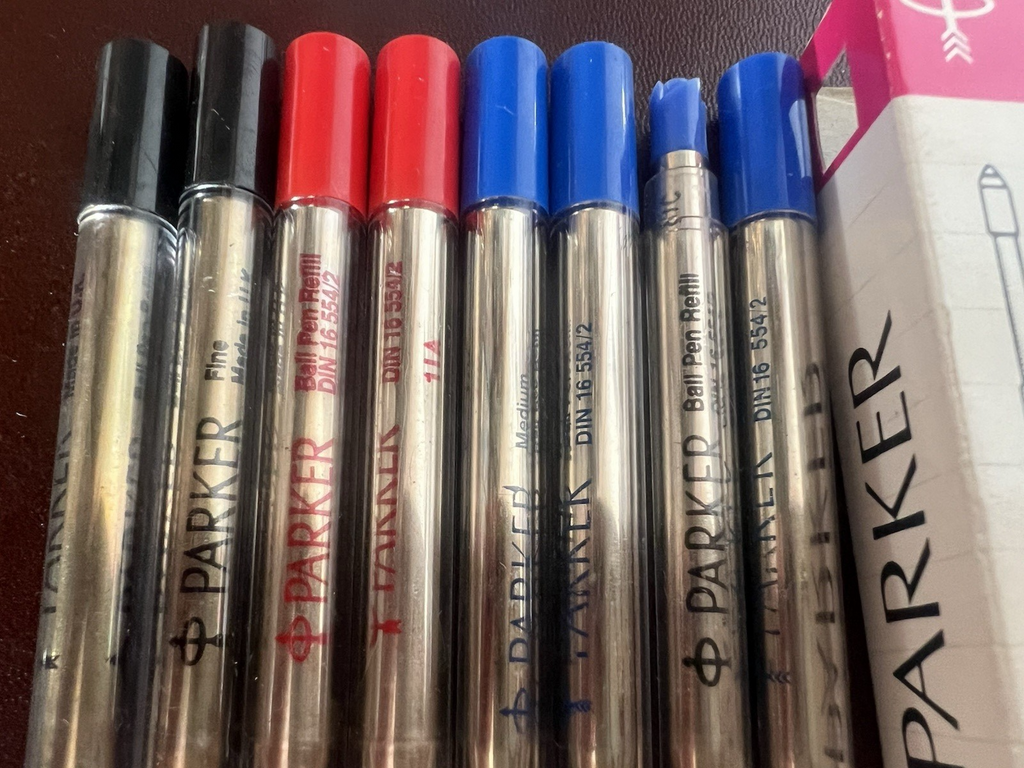 Parker Recharge Stylo-Plume Standard Bleu Rouge Noir Recharge 8 Pièces