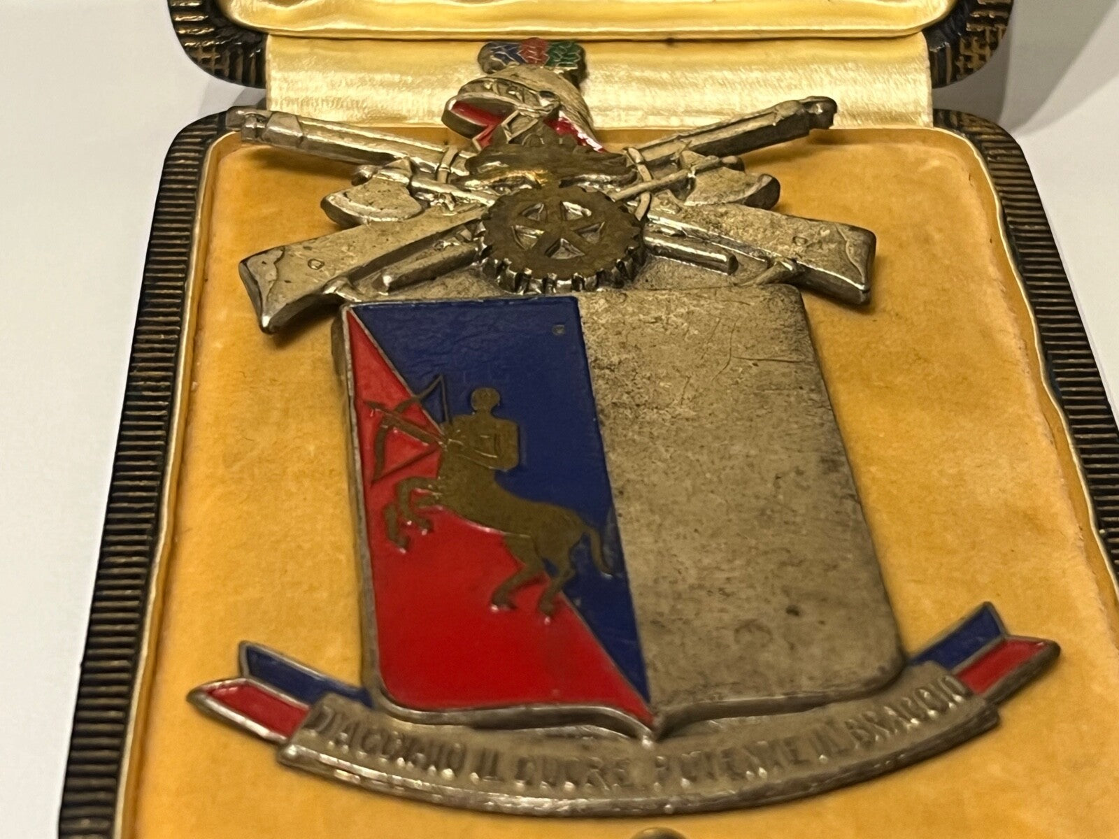 🔴 Distintivo D'ACCIAIO IL CUORE POTENTE IL BRACCIO Battaglione centauro vintage