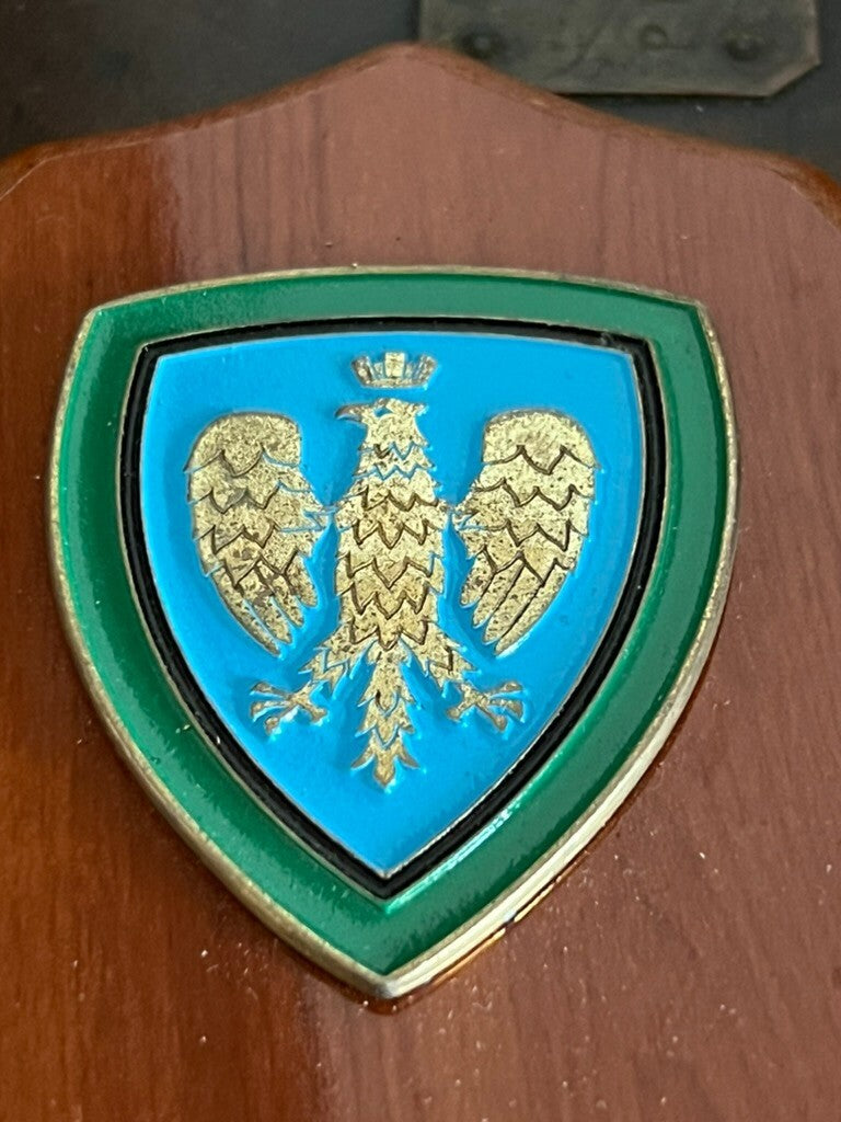 🔴 Crest ALPINI GIULIA scudo legno lucidato con metallo smalti h 15