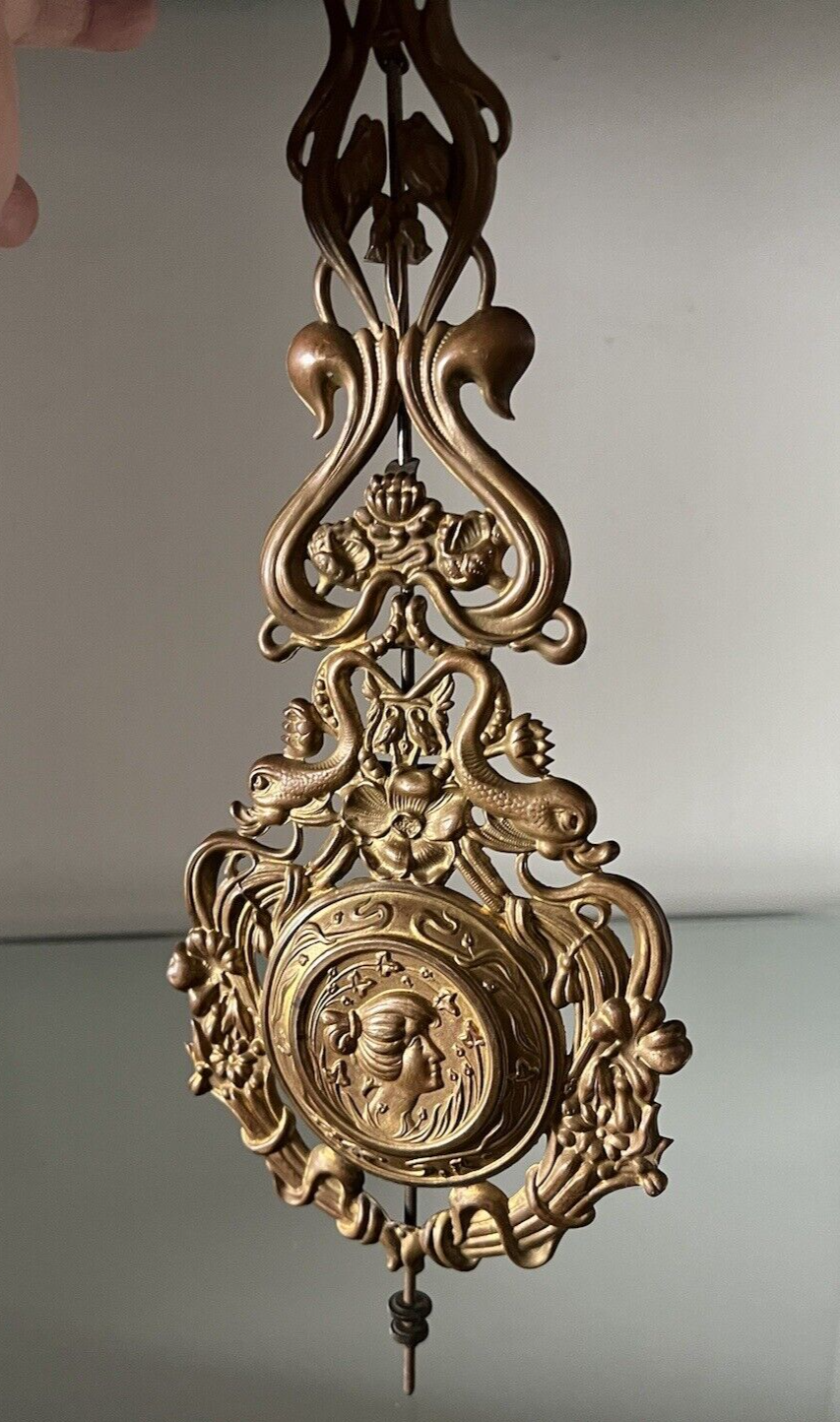 🔴 PENDOLO orologio muro parete RICAMO DAMA METALLO con asta retrostante vintage