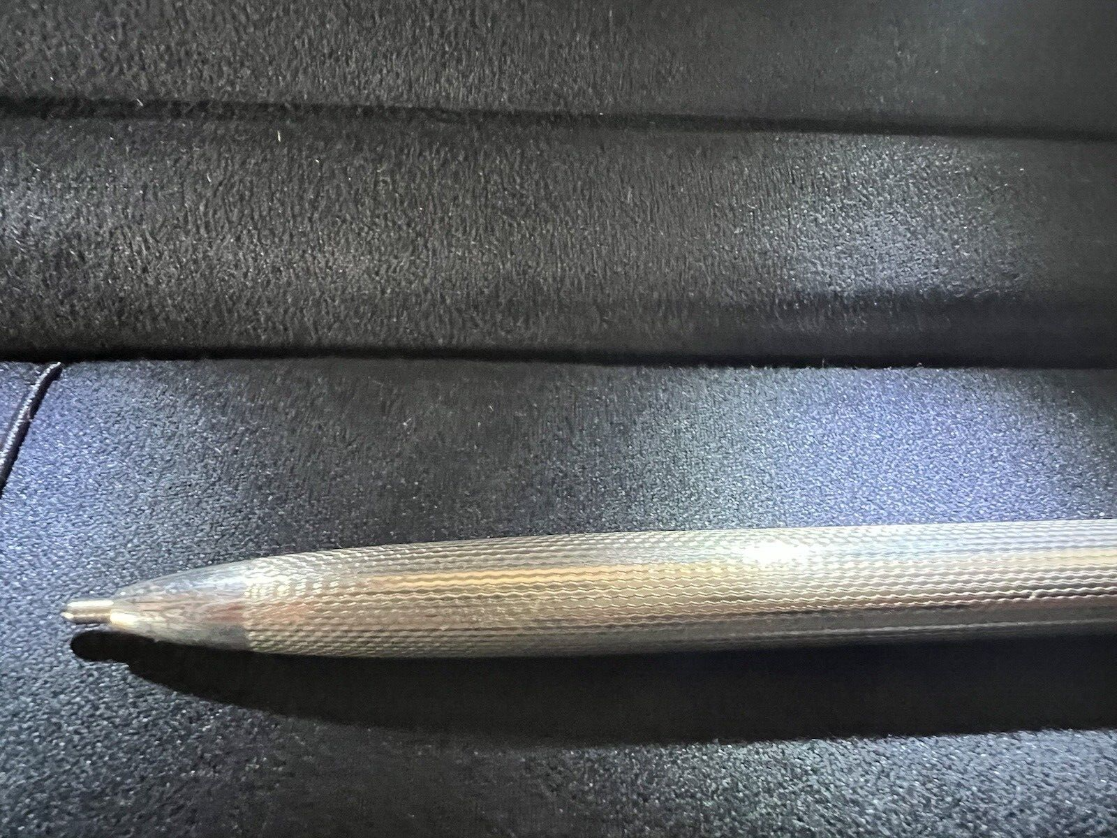 🔴 Kugelschreiber aus massivem 925er Sterlingsilber mit guillochiertem Wellenrelief, Klick 25 