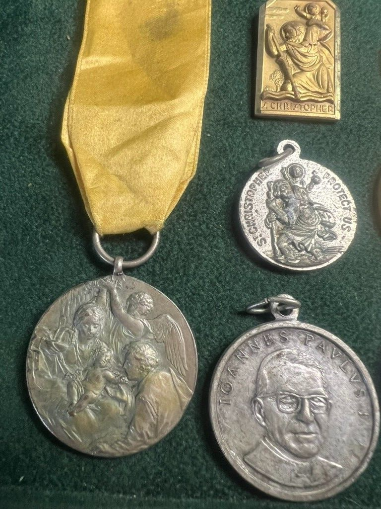 🔴 Medaglie SACRE pellegrinaggi al merito metallo nastri vintage LOTTO n.19