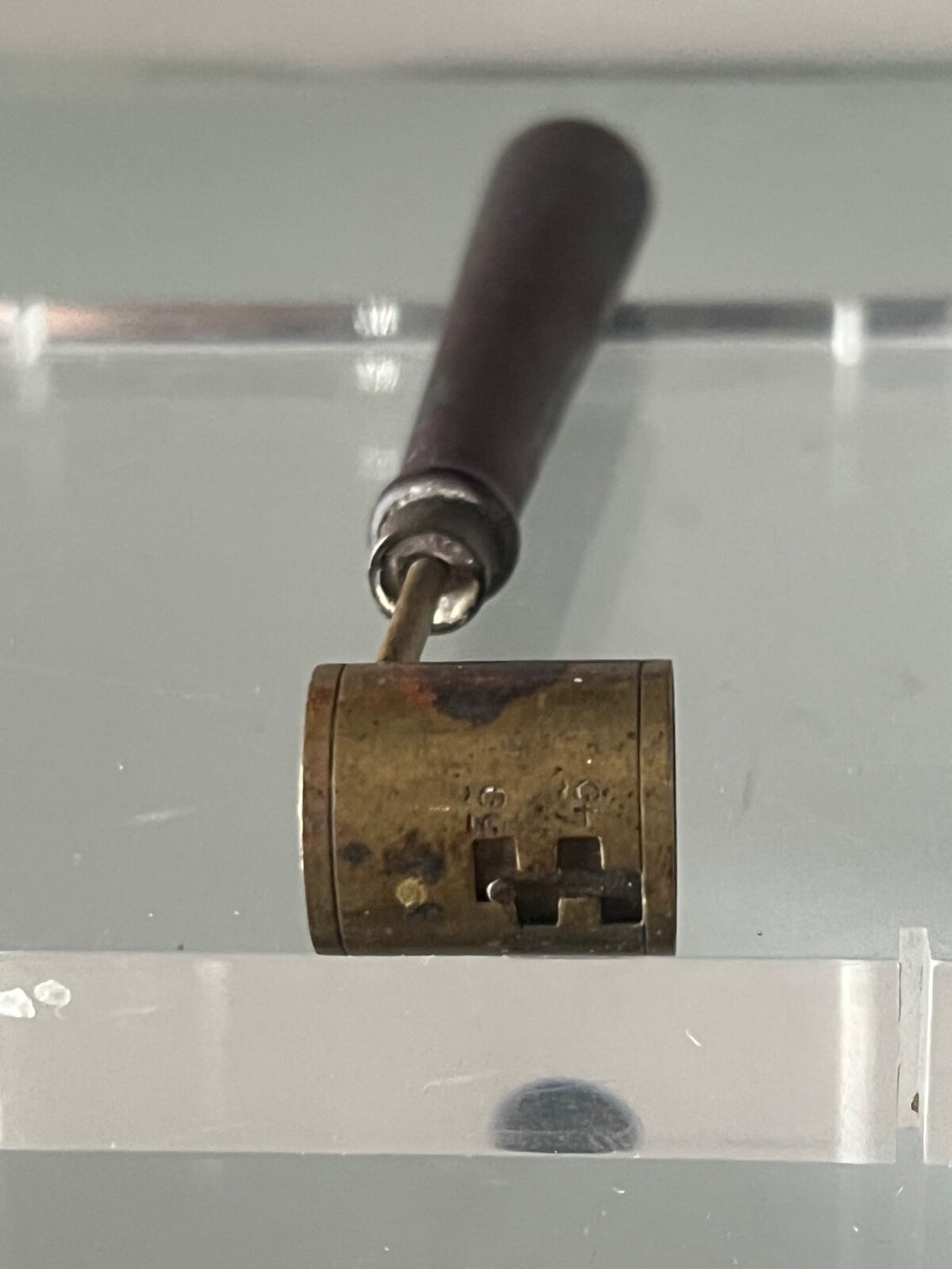 Kugelförmiger Messlöffel zur Dekoration, Messing, Holzgriff, Vintage 