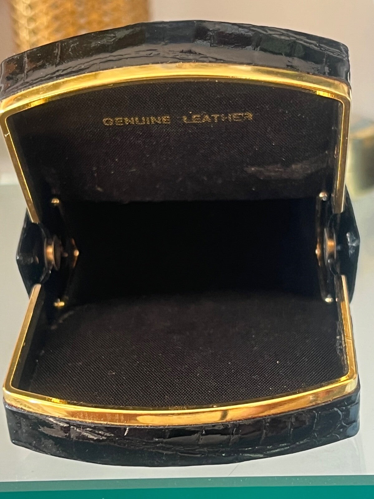 🔴 Portasigarette nero effetto coccodrillo rigido con fessura per cinta vintage