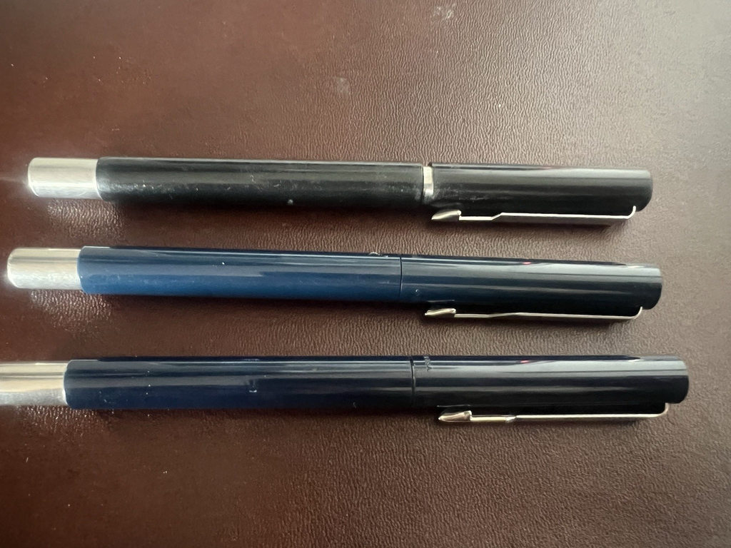 🔴 PARKER penne sfera nere Vector refill roller scrivono LOTTO 3 PEZZI