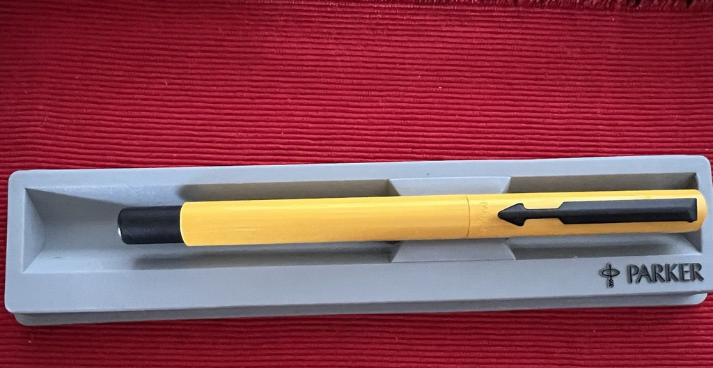 Parker Stylo-Plume Sphere Roller Vector Gelb geschrieben mit Vintage-Beutel 